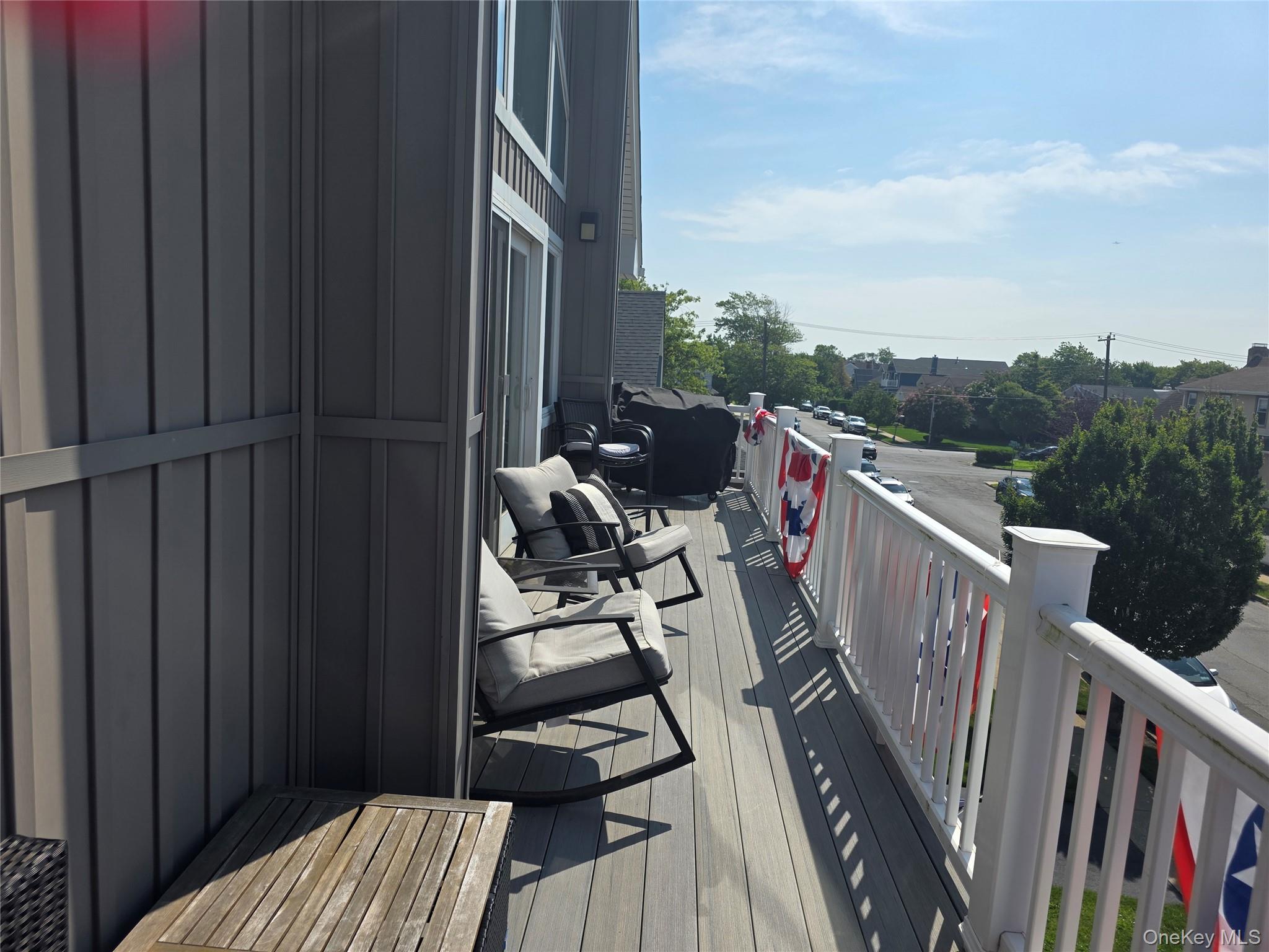 355 E Market Street, Unit Upper photo 2