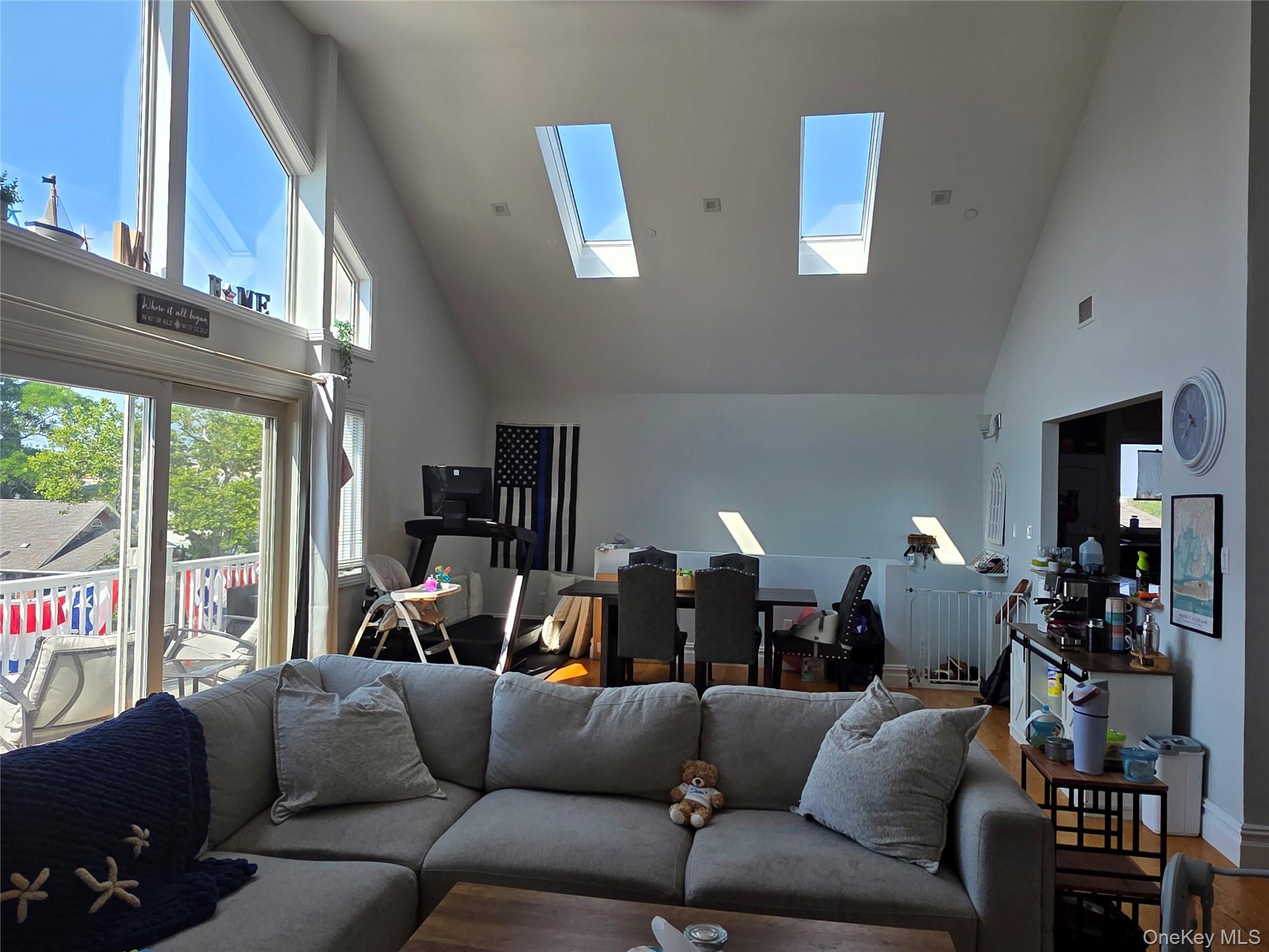 355 E Market Street, Unit Upper photo 5