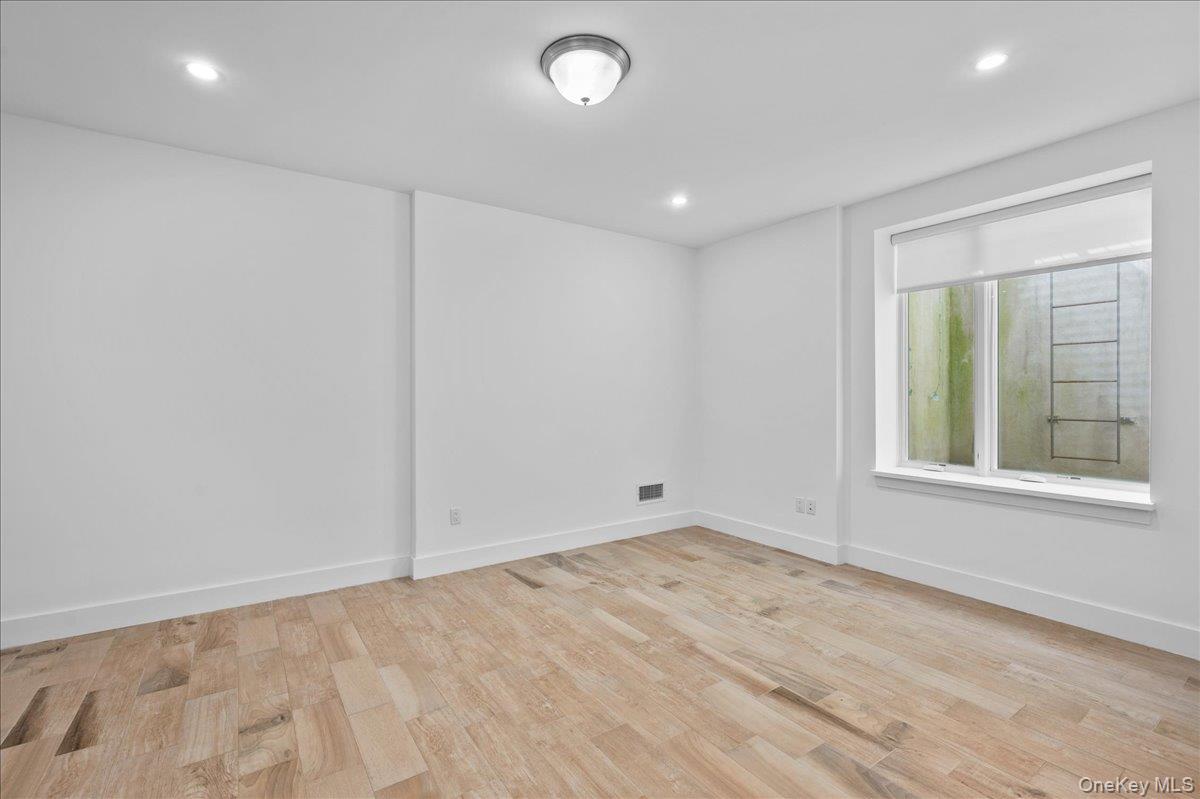 422 E Boston Post Road, Unit 101 photo 15