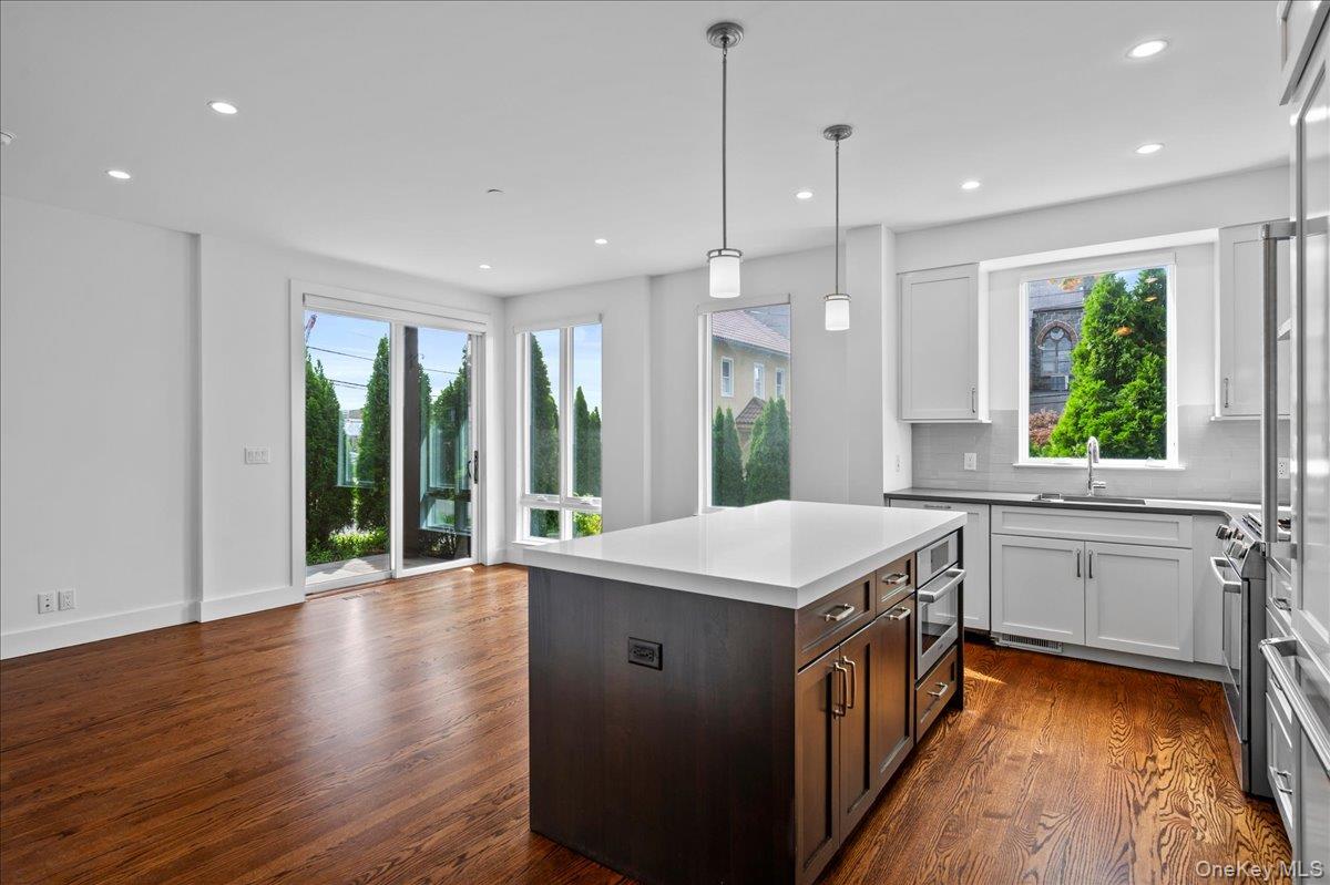 422 E Boston Post Road, Unit 101