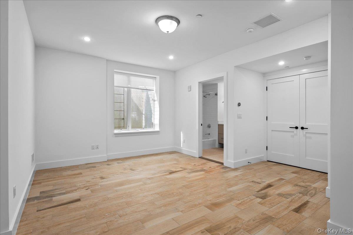 422 E Boston Post Road, Unit 101 photo 18