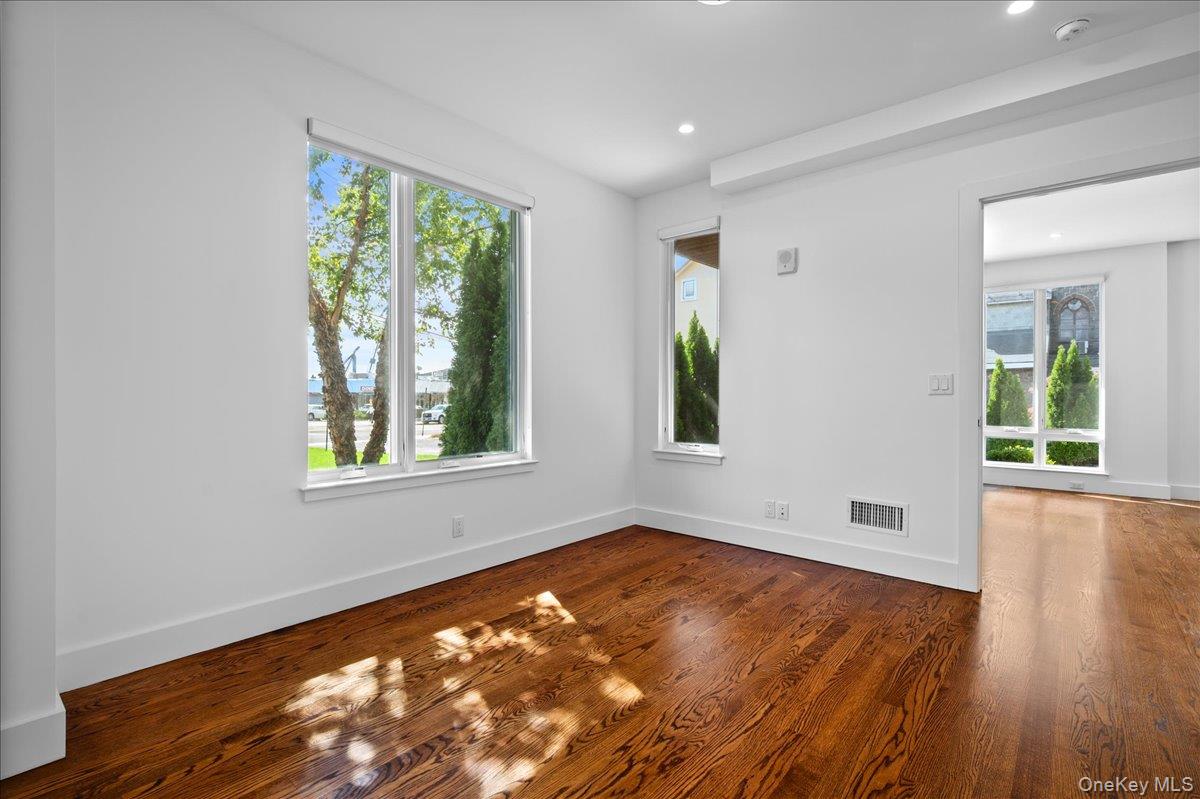 422 E Boston Post Road, Unit 101 photo 10
