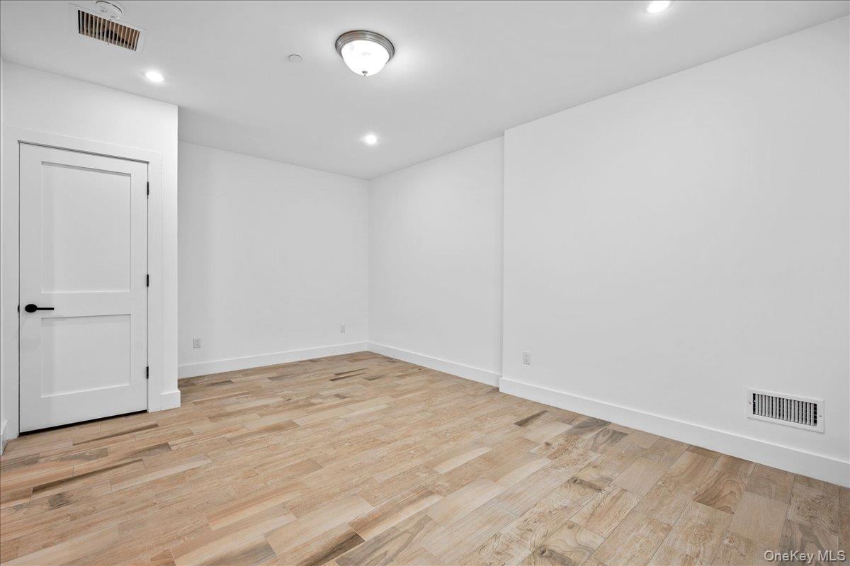 422 E Boston Post Road, Unit 101 photo 16