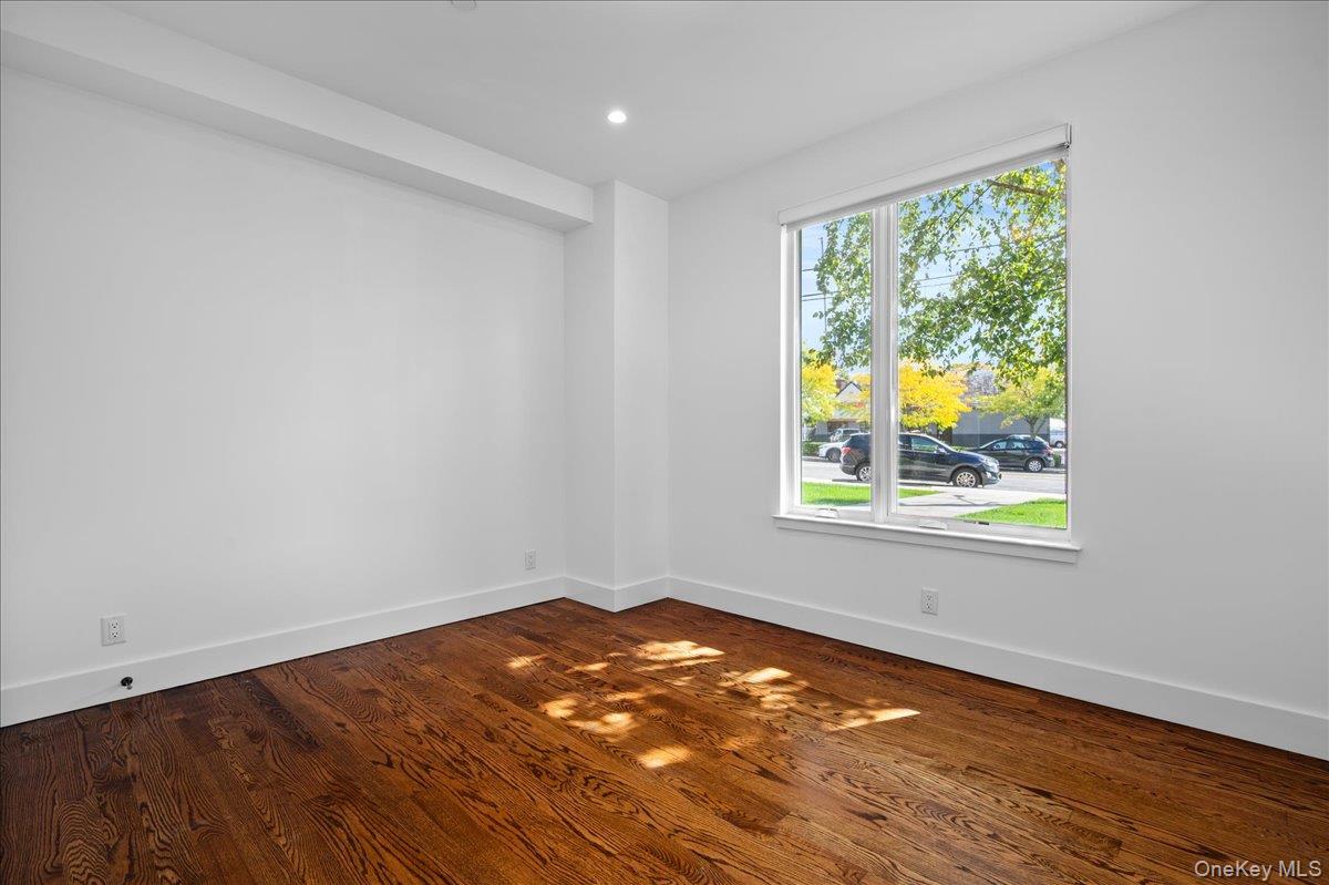 422 E Boston Post Road, Unit 101 photo 9
