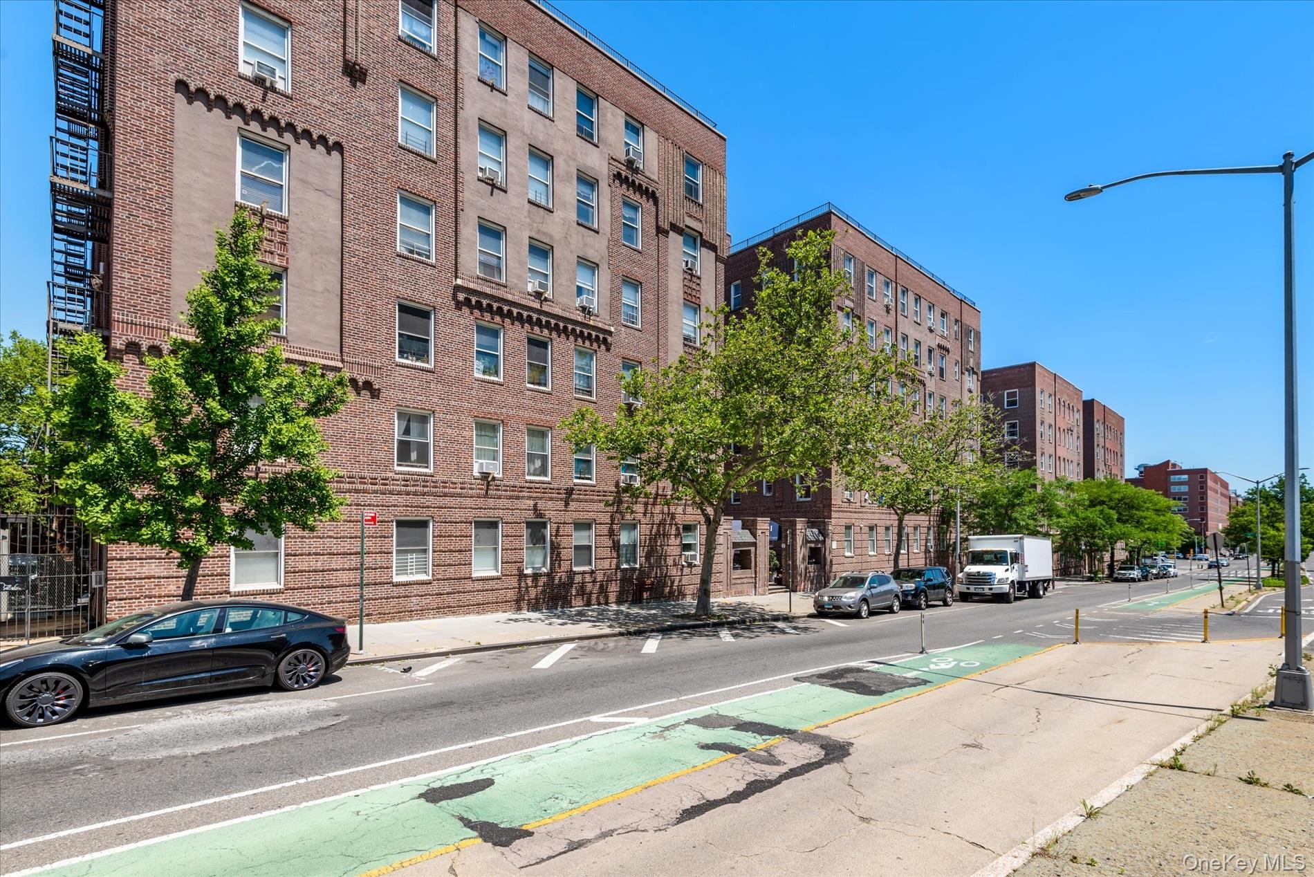 59-11 Queens Boulevard, Unit 4P photo 2