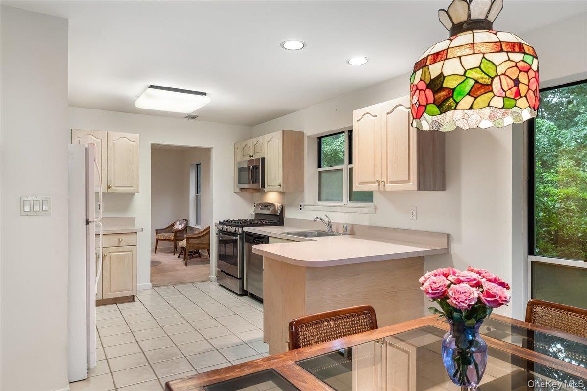 38 Larkspur Lane – For Sale photo 4