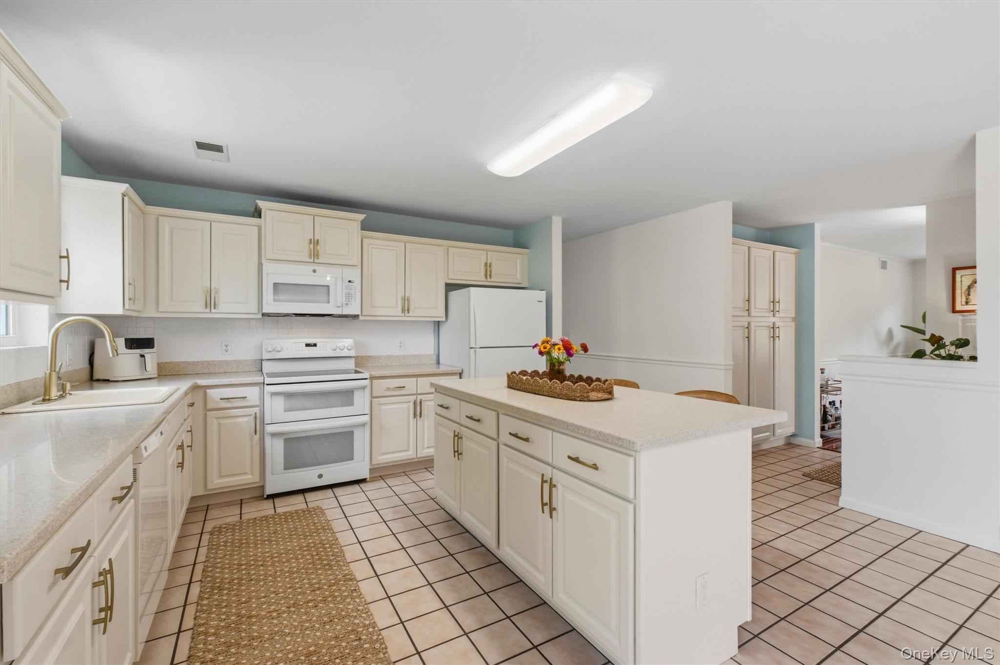 28 E Hill Road – For Sale photo 16