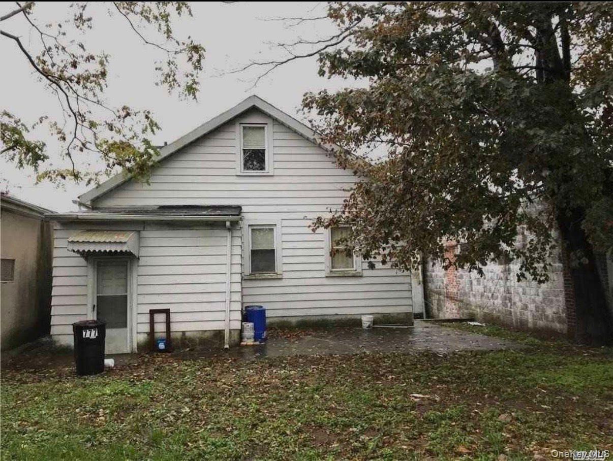 777 W Merrick Road – For Sale photo 3