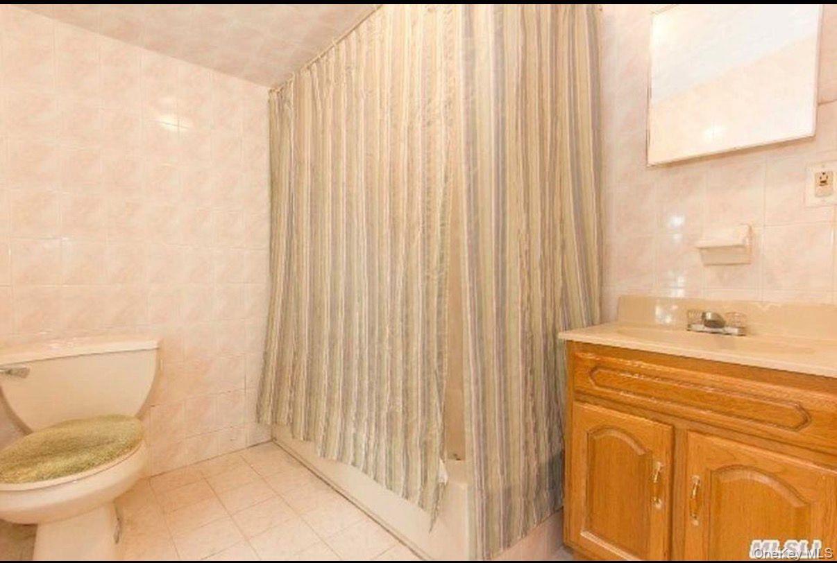 777 W Merrick Road – For Sale photo 5