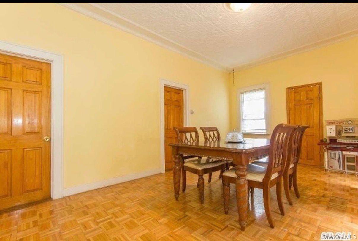 777 W Merrick Road – For Sale photo 6