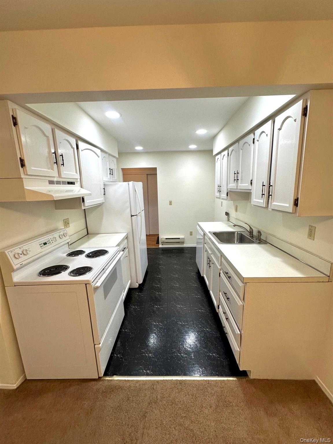 1 Germonds Village, Unit 14 photo 7