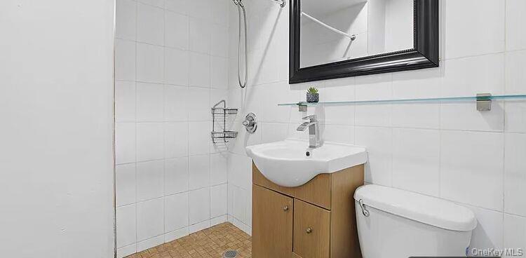 106-07 Northern Boulevard, Unit 5B photo 8