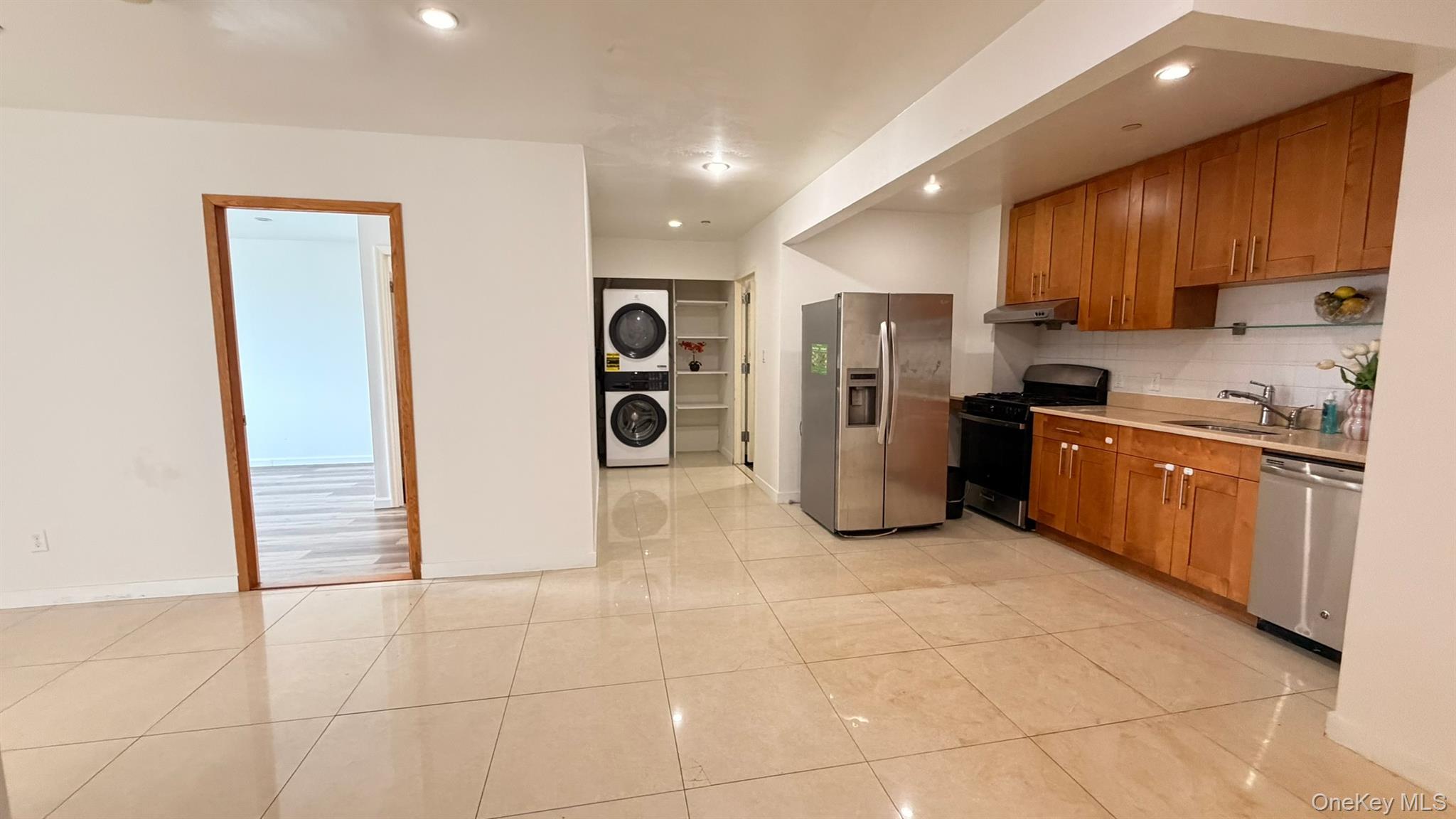 106-07 Northern Boulevard, Unit 5B photo 2