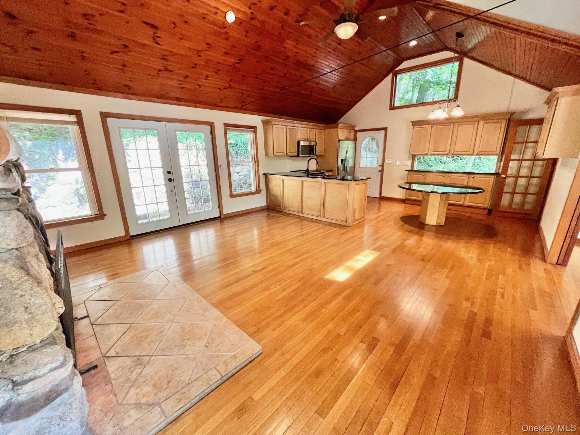 8 Anton Place – For Rent photo 2