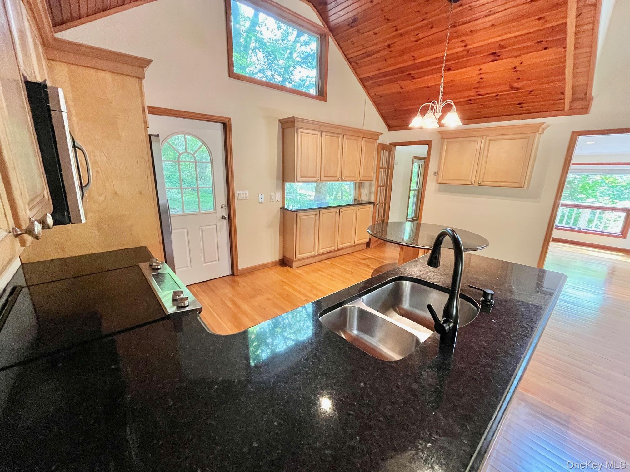 8 Anton Place – For Rent photo 4