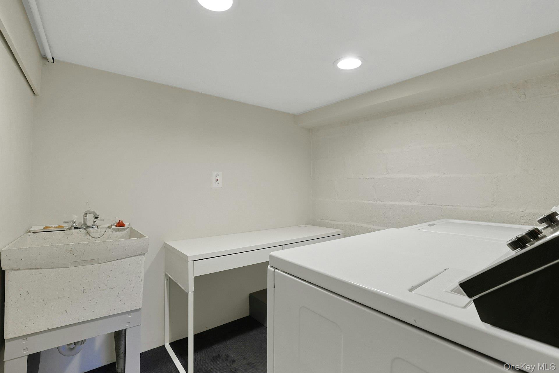 19 Wall Avenue – For Sale photo 33