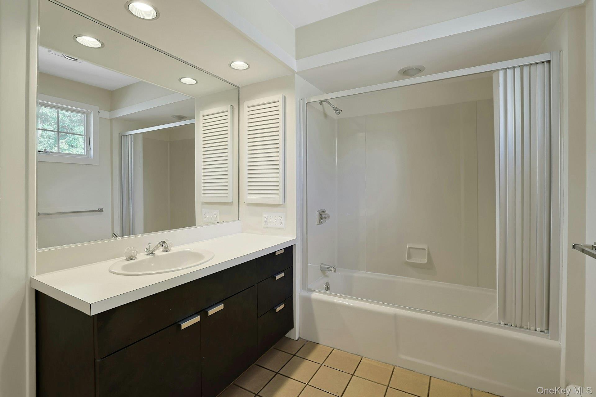 19 Wall Avenue – For Sale photo 31