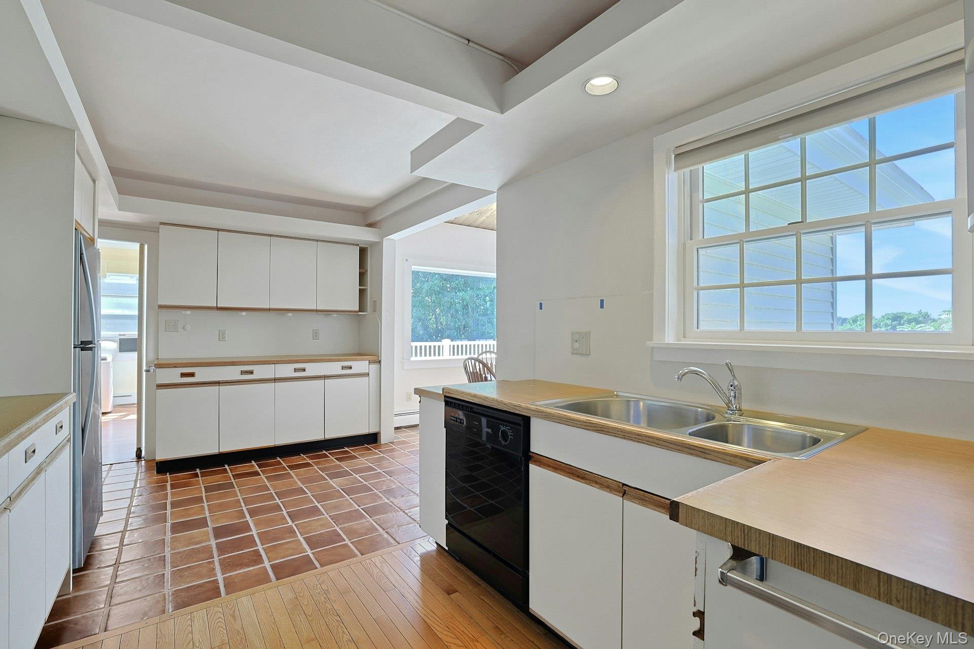 19 Wall Avenue – For Sale photo 19