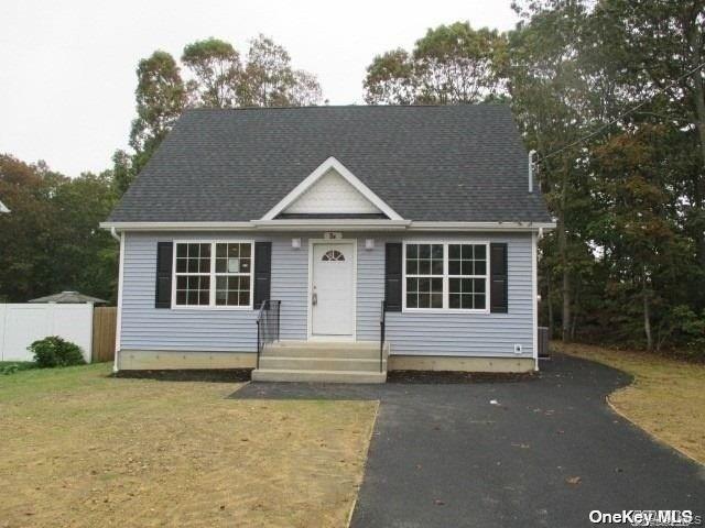 647 Doane Avenue – For Sale