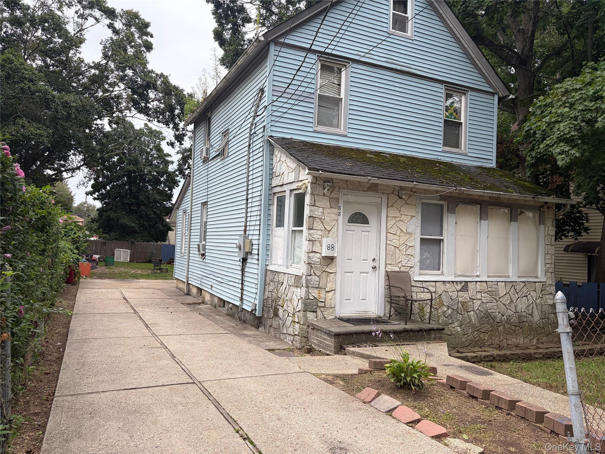 88 Colonial Avenue – For Sale
