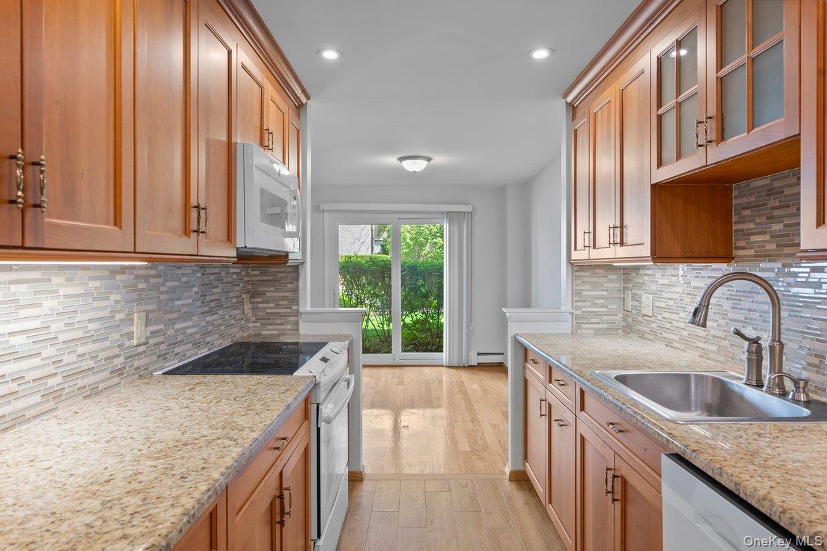 89 N Broadway, Unit 204 photo 10