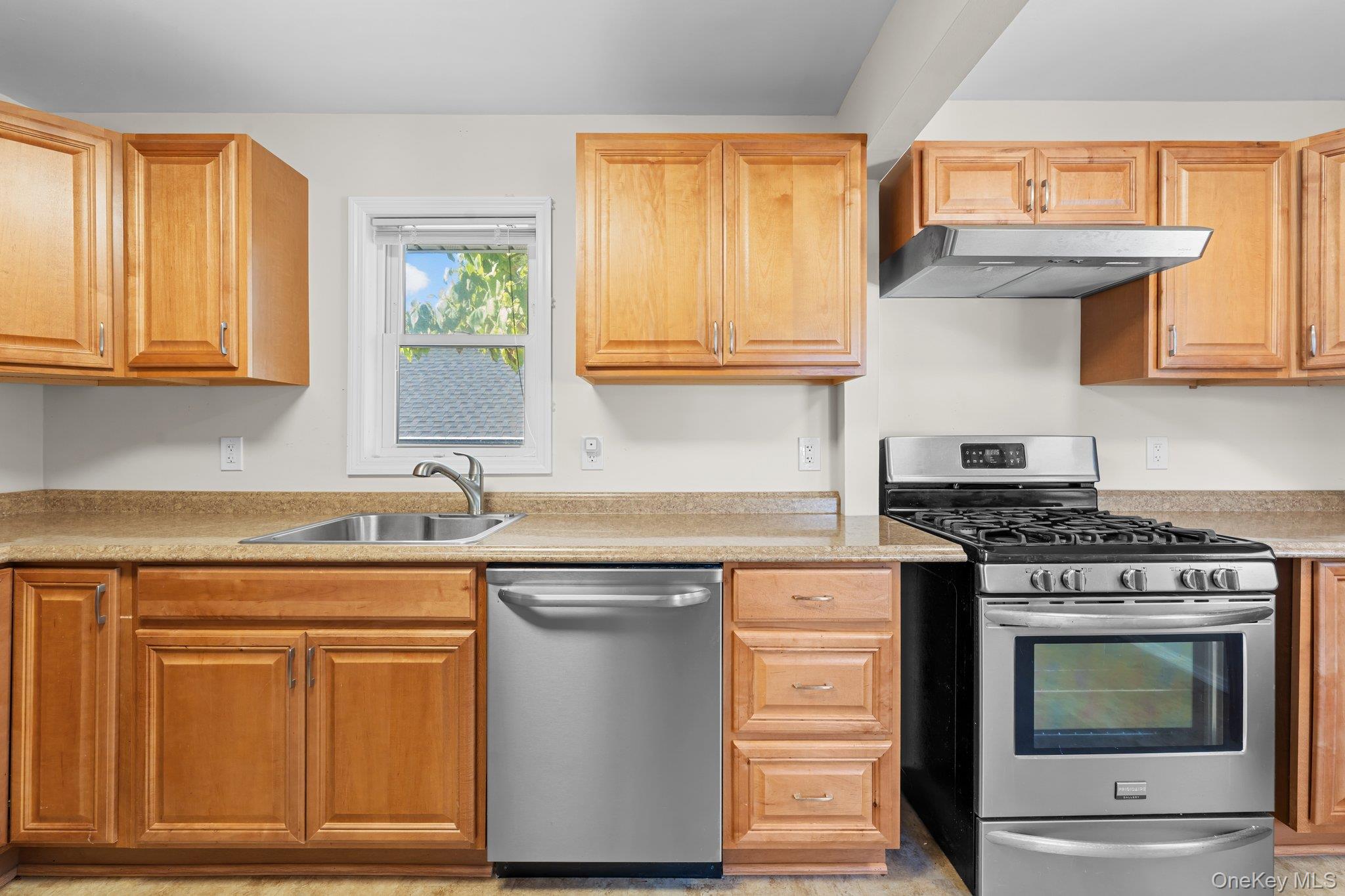 109 Laurel Street – For Sale photo 15
