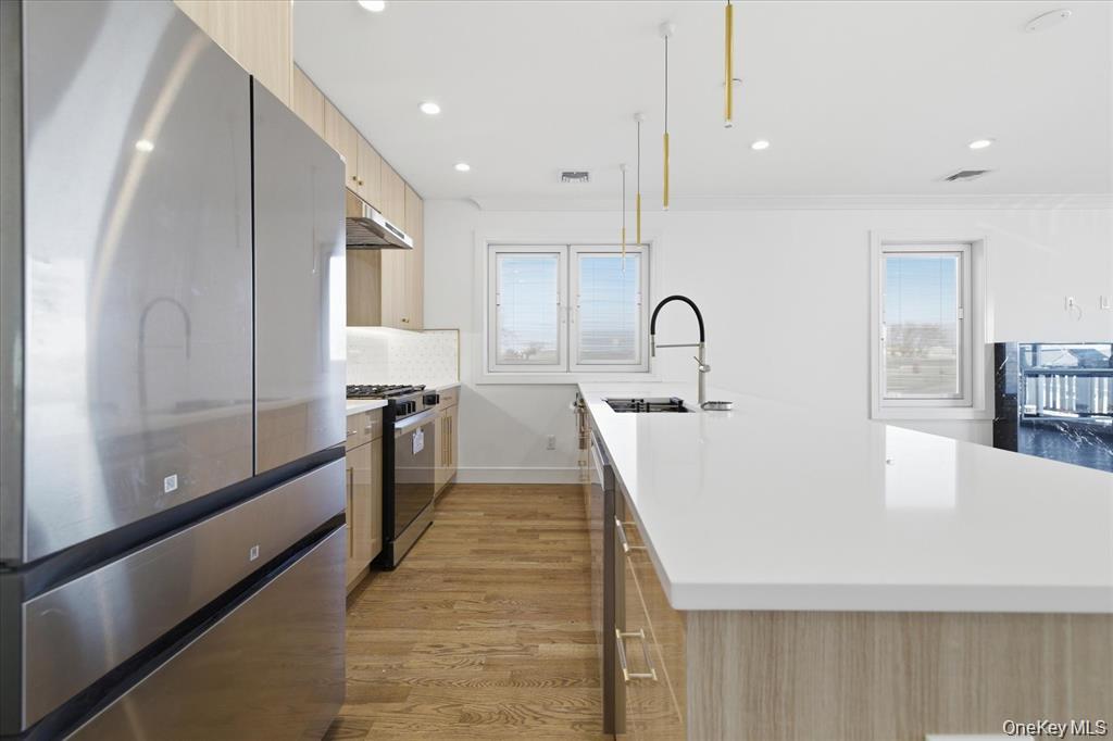 550 E Harrison Street – For Sale photo 8