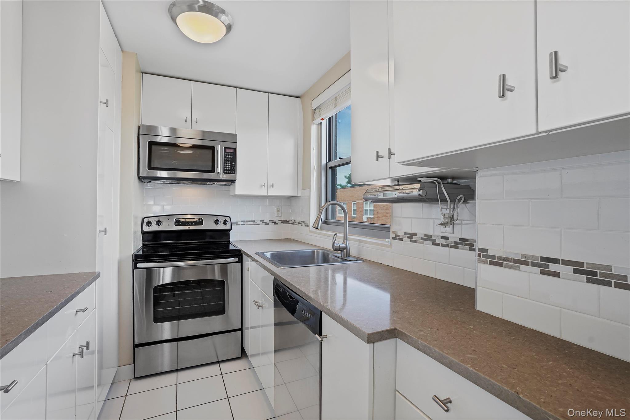 56 Doyer Avenue, Unit 6F photo 8