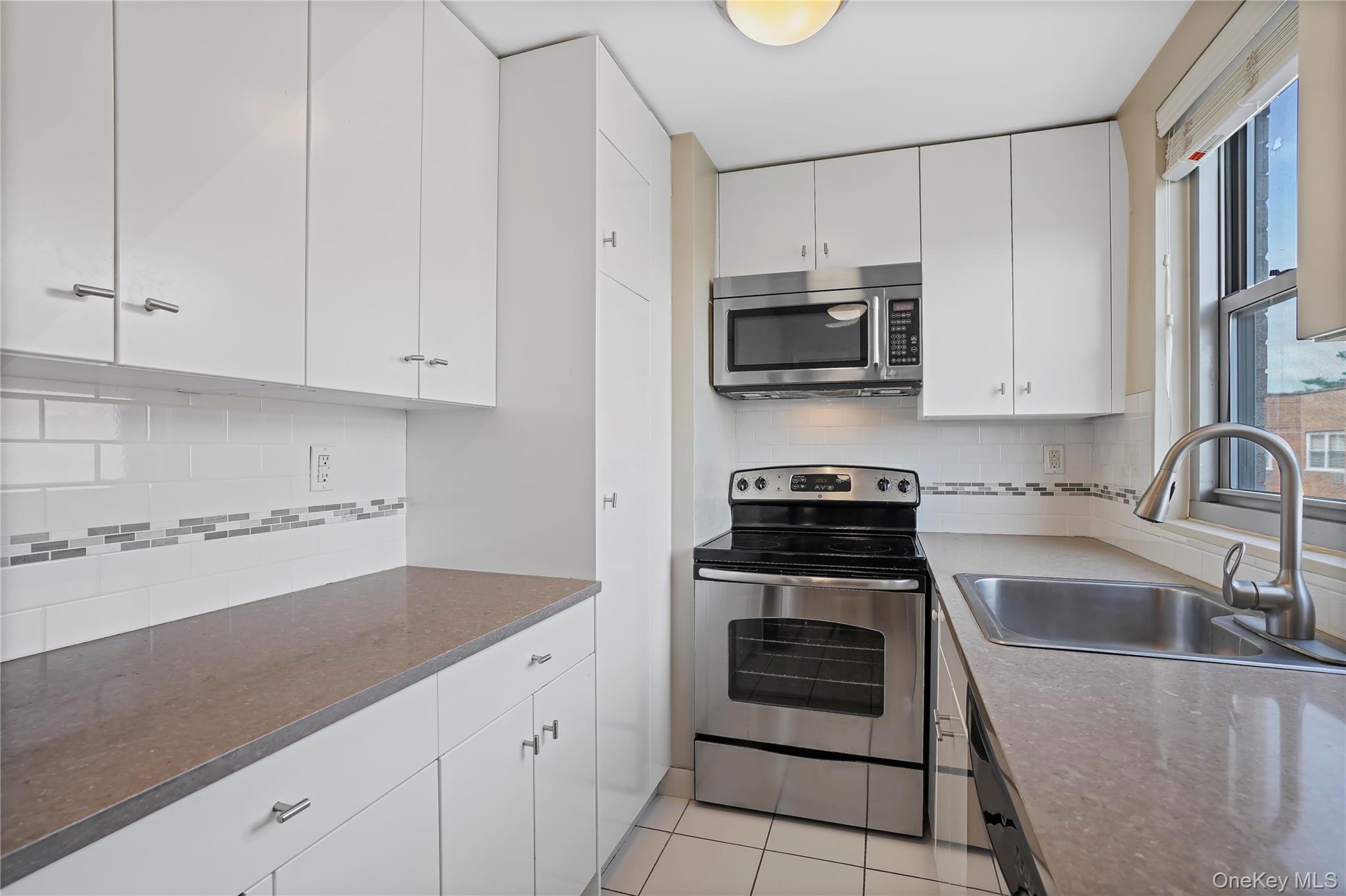 56 Doyer Avenue, Unit 6F photo 9