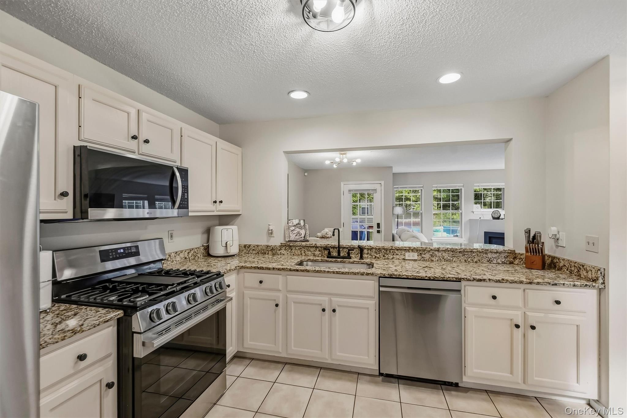 246 Crestwood Court – For Sale photo 4