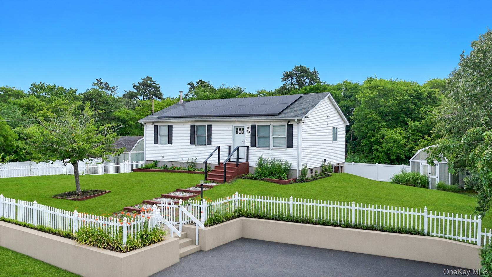 23 Hemlock Drive – For Sale photo 2