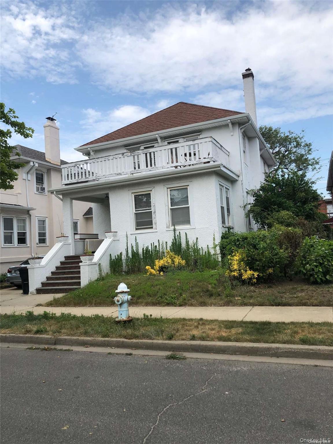 147 E Walnut Street, Unit upper