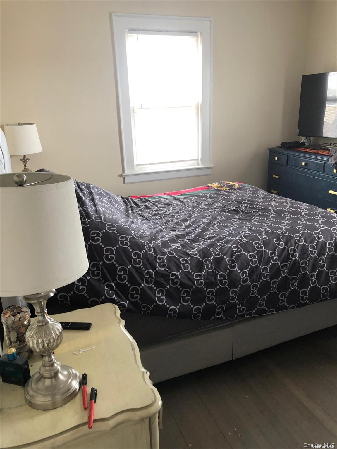 147 E Walnut Street, Unit upper photo 8