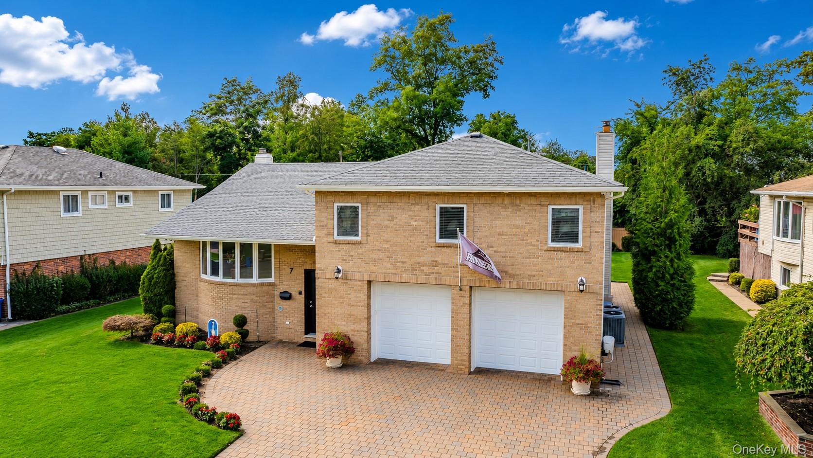 7 Monterey Drive – For Sale photo 3