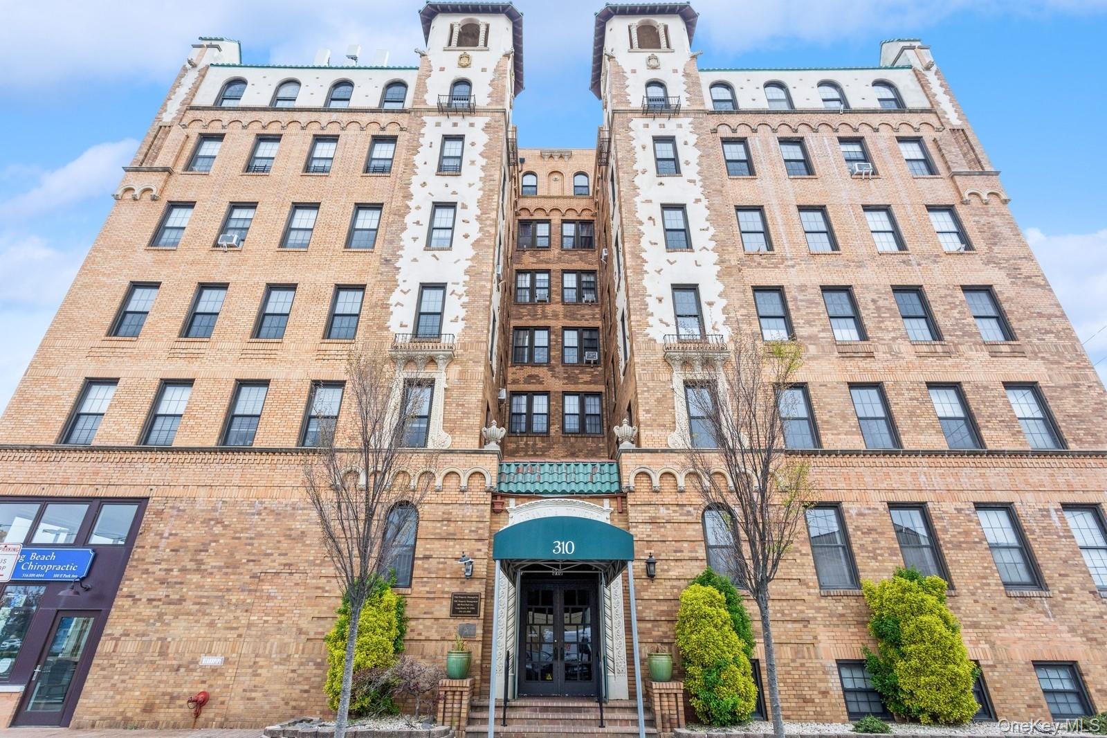 310 Riverside Boulevard, Unit 3G photo 17