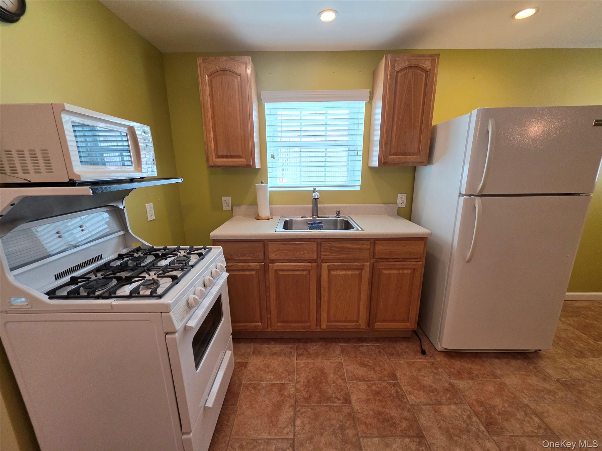 164-15 98th Street – For Sale photo 15