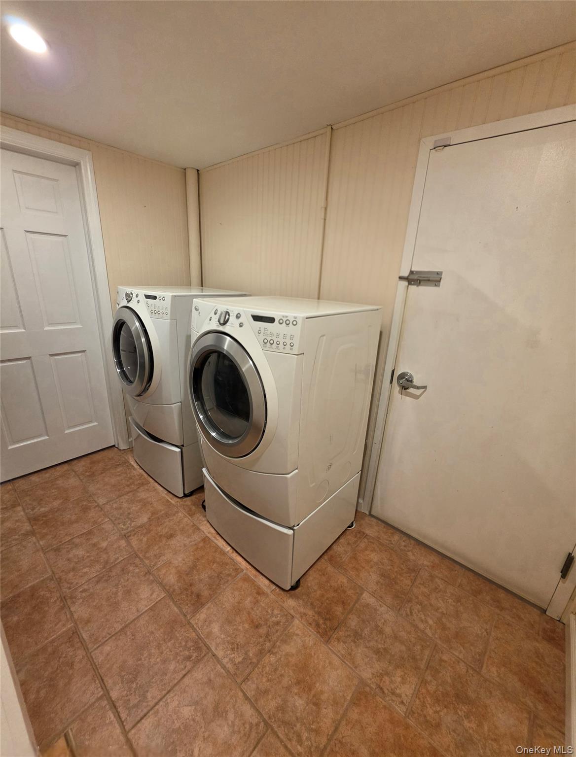 164-15 98th Street – For Sale photo 27