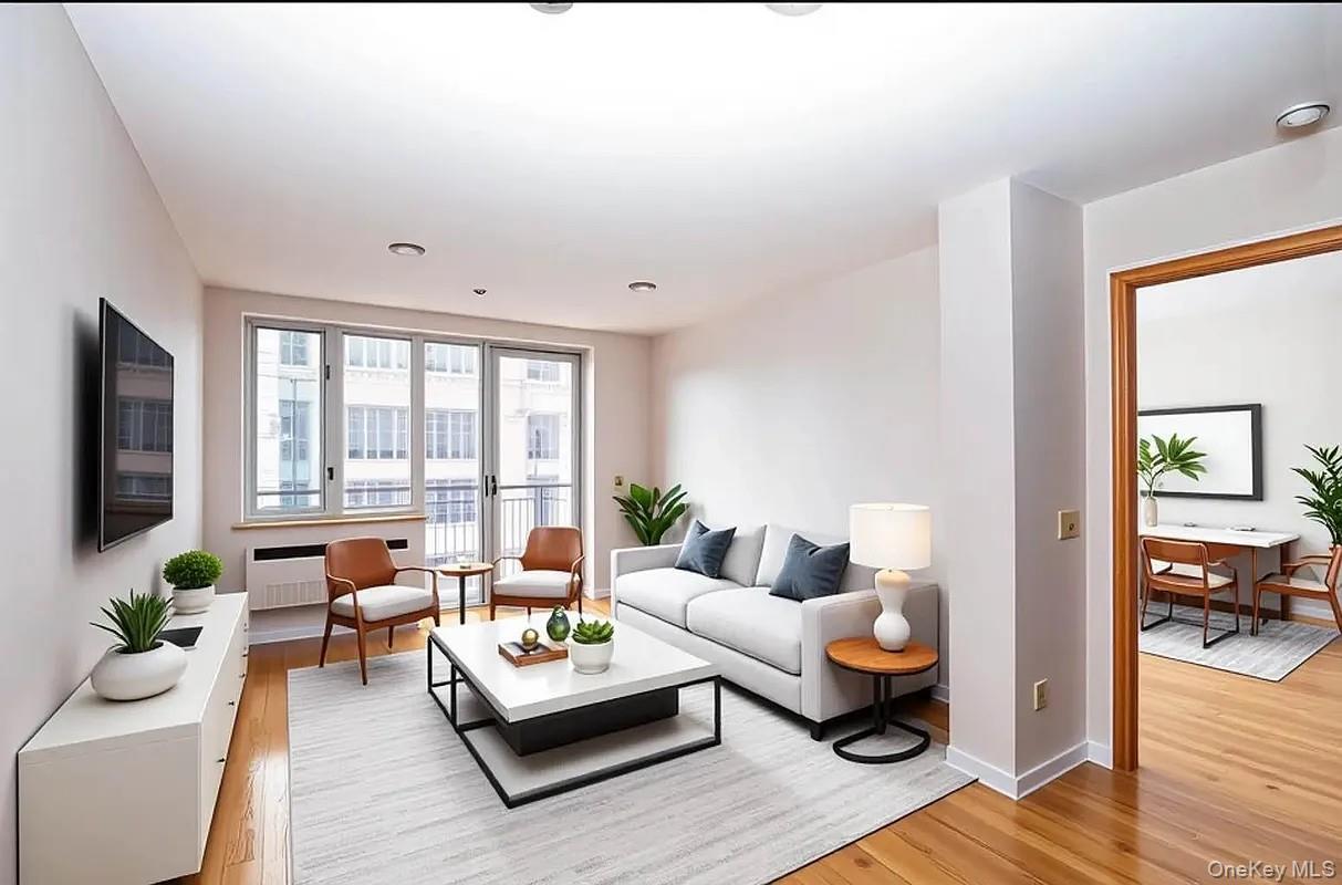 6314 Queens Boulevard, Unit 3E photo 2