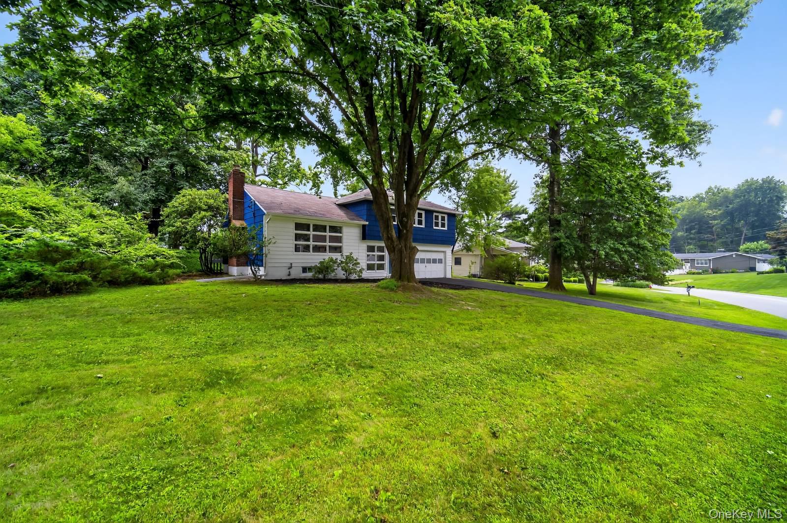 31 Old Farms Road – For Sale photo 3
