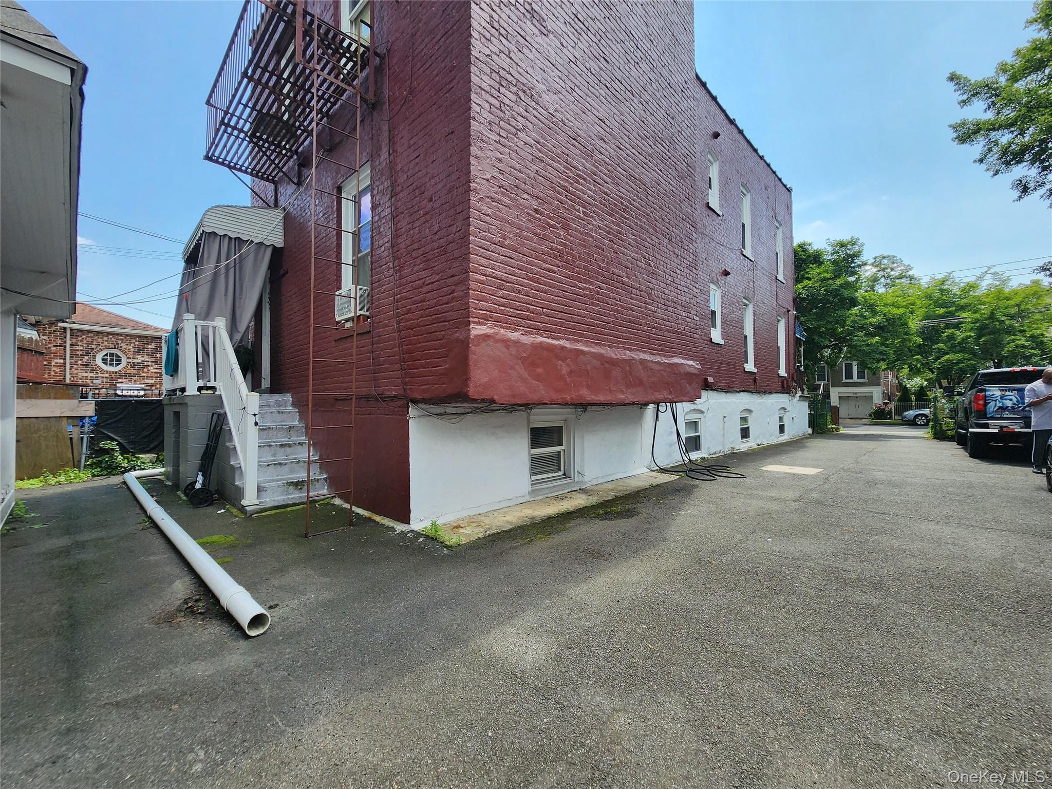 836 Revere Avenue – For Sale photo 27