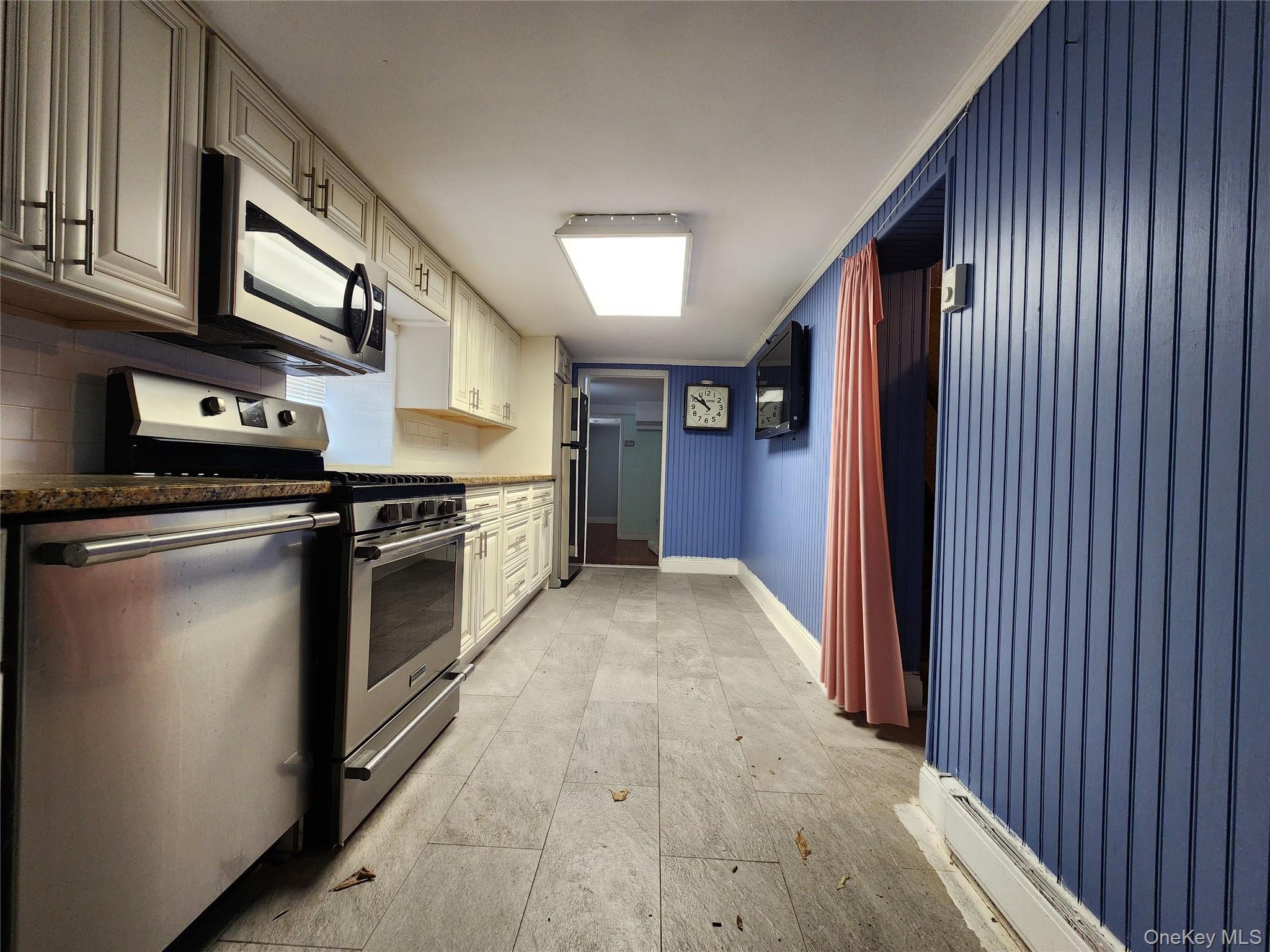 836 Revere Avenue – For Sale photo 17
