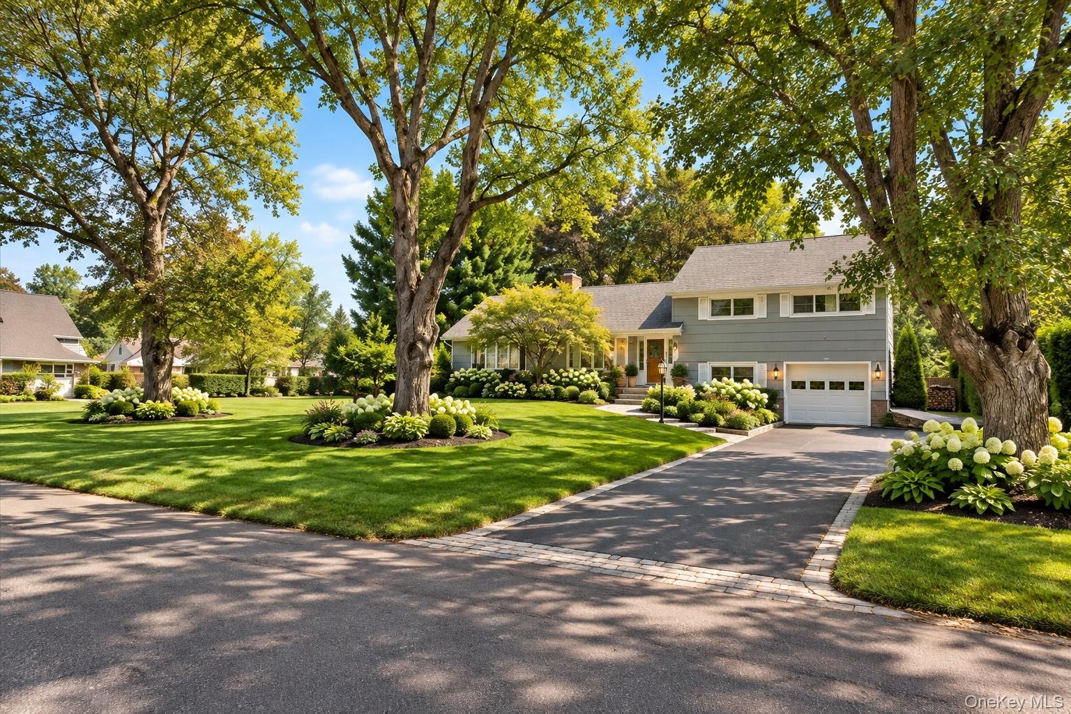10 Eastland Avenue – For Sale photo 3