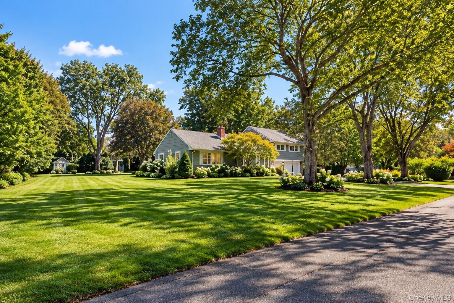 10 Eastland Avenue – For Sale photo 2