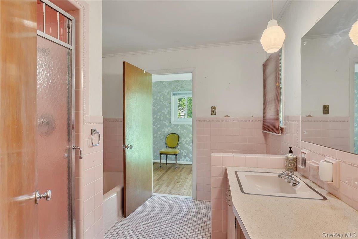 10 Eastland Avenue – For Sale photo 28