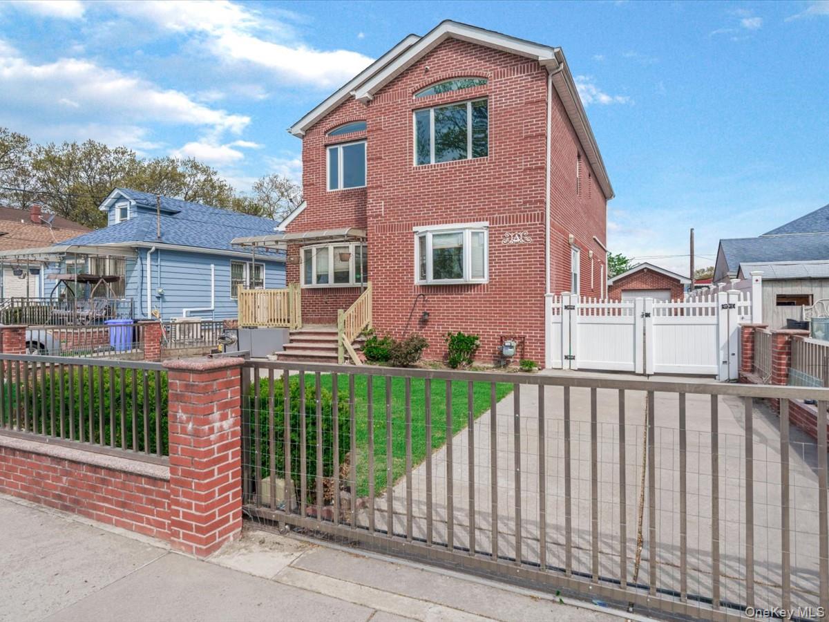 252-15 82nd Avenue – For Sale