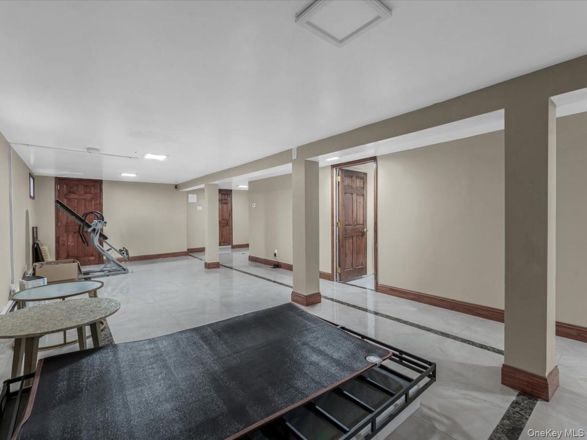 252-15 82nd Avenue – For Sale photo 20