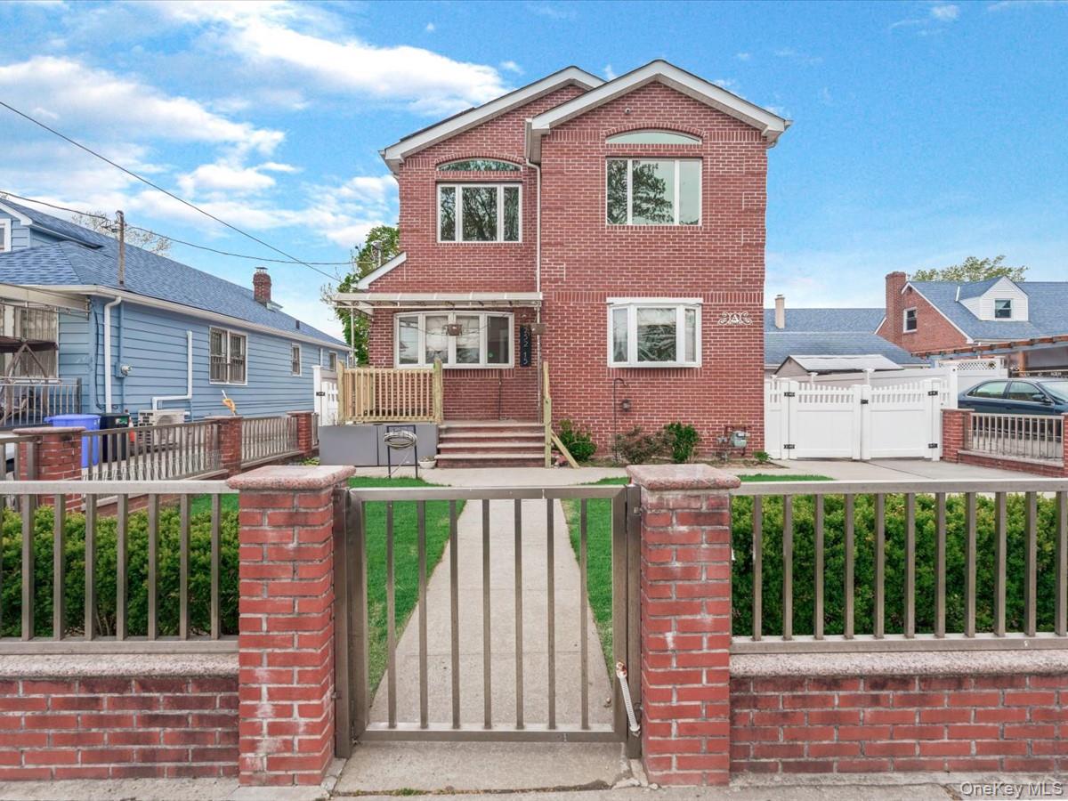 252-15 82nd Avenue – For Sale photo 2
