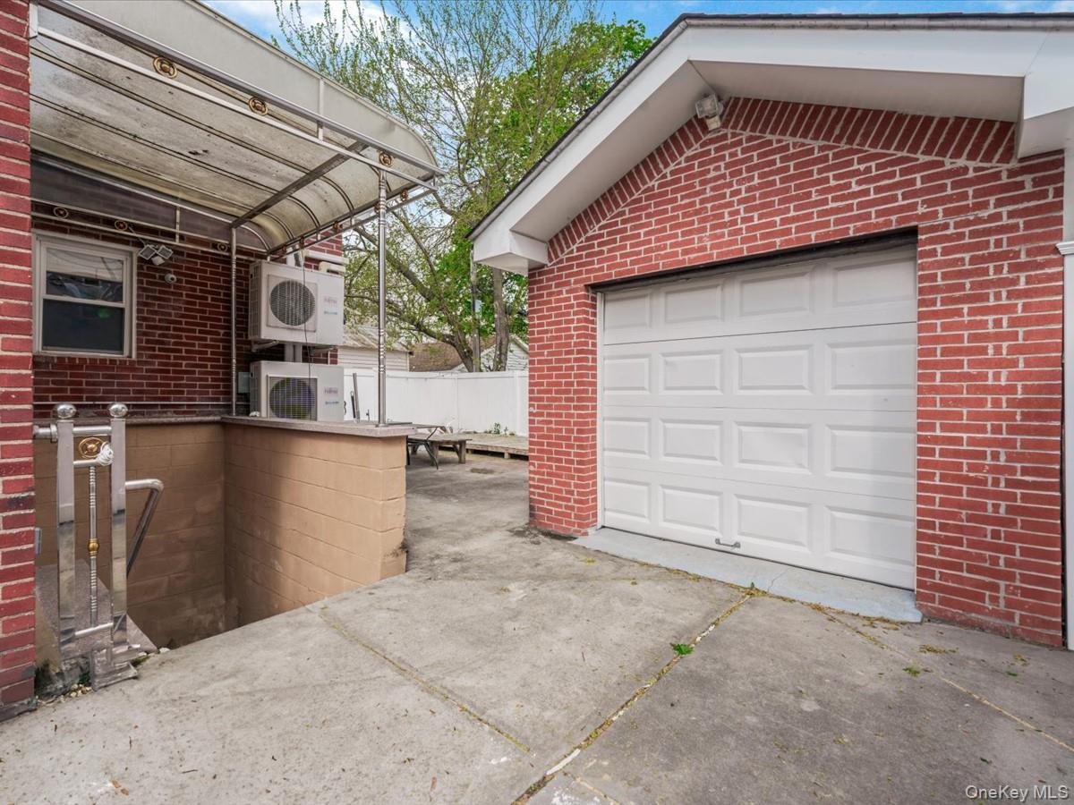 252-15 82nd Avenue – For Sale photo 23