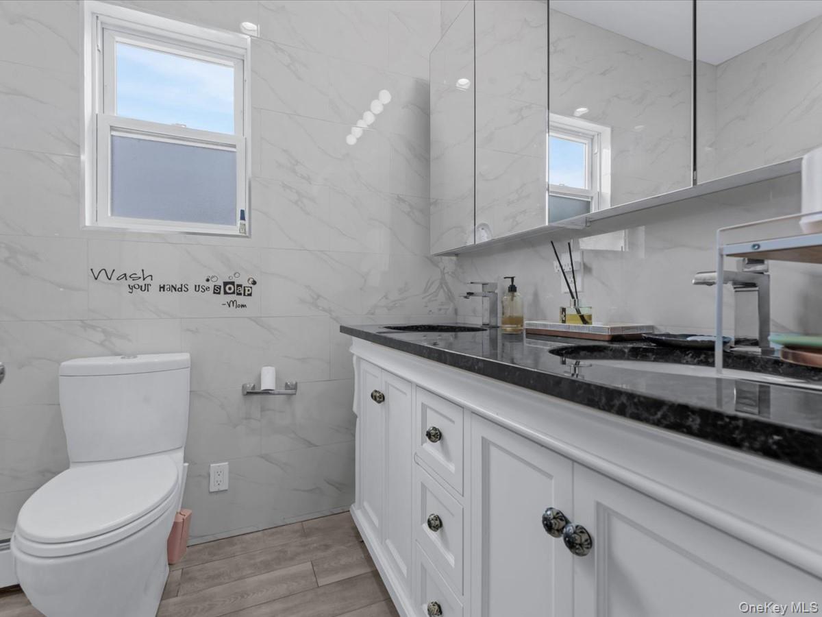 252-15 82nd Avenue – For Sale photo 16