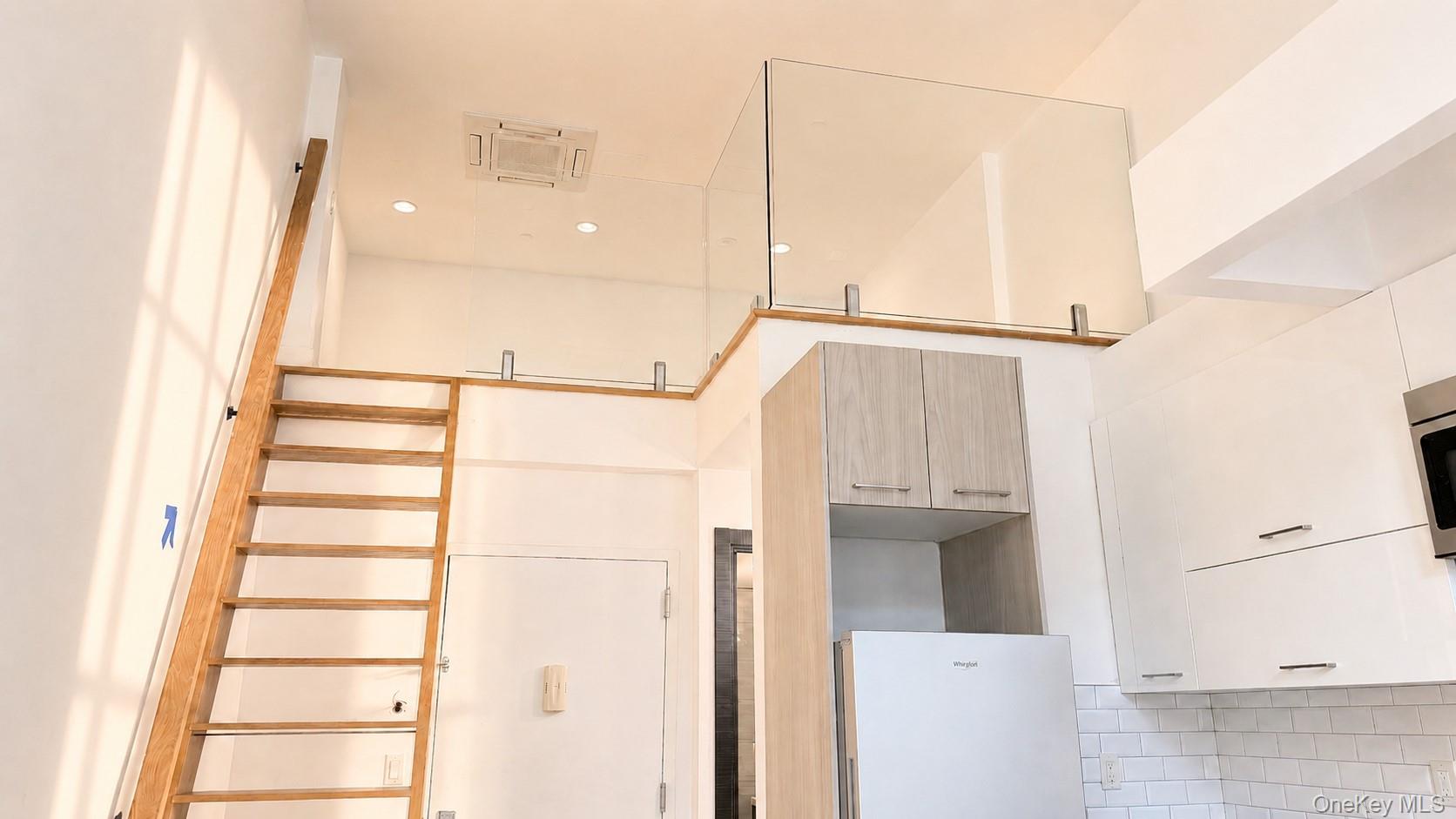 138 Huron Street, Unit 2A photo 6